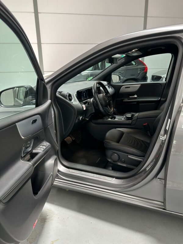 MERCEDES-BENZ B200 8G-DTC