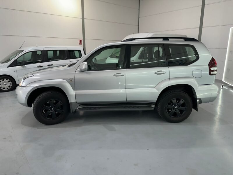 TOYOTA LAND CRUISER 3.0 D4D GX