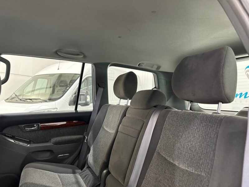 TOYOTA LAND CRUISER 3.0 D4D GX