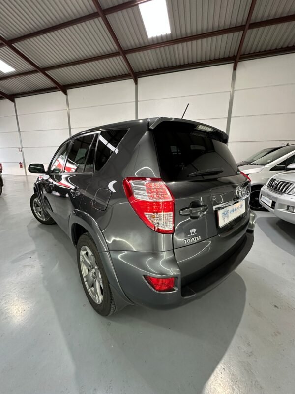 TOYOTA RAV 4 2.2D-CAT Executive 4×4 CS AutoDrive