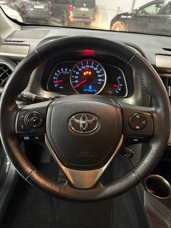 TOYOTA RAV 4 150D AWD Advance
