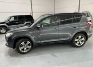 TOYOTA RAV 4 2.2D-CAT Executive 4×4 CS AutoDrive