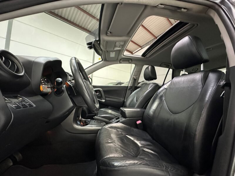 TOYOTA RAV 4 2.2D-CAT Executive 4×4 CS AutoDrive