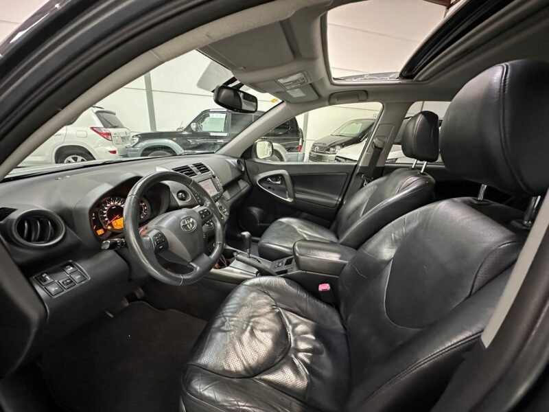 TOYOTA RAV 4 2.2D-CAT Executive 4×4 CS AutoDrive