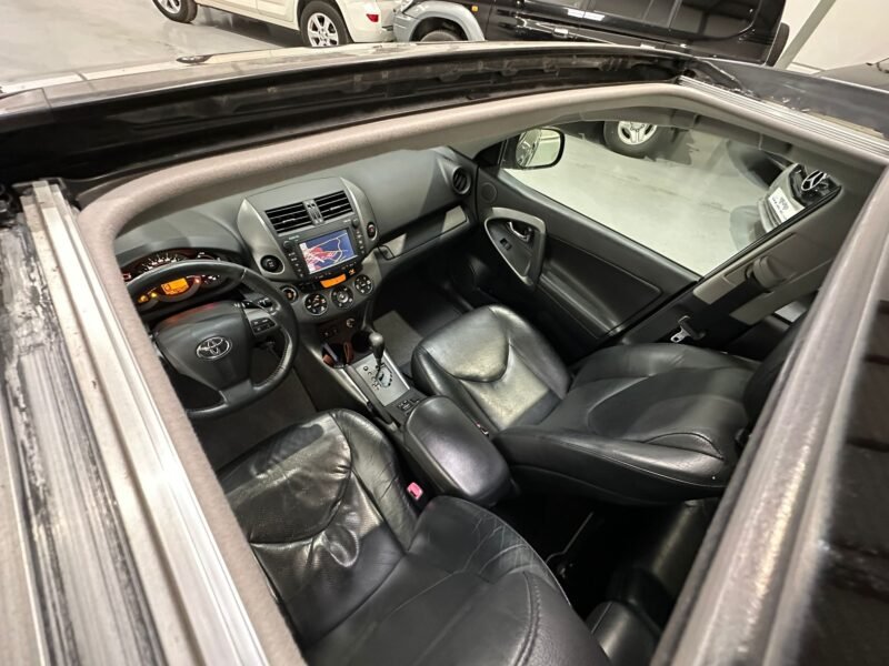 TOYOTA RAV 4 2.2D-CAT Executive 4×4 CS AutoDrive