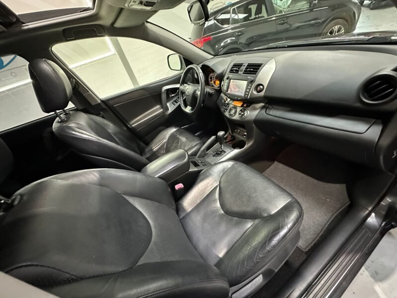 TOYOTA RAV 4 2.2D-CAT Executive 4×4 CS AutoDrive