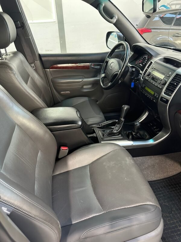 TOYOTA LAND CRUISER 3.0 D4D VX