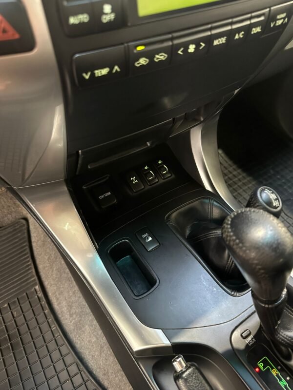 TOYOTA LAND CRUISER 3.0 D4D VX
