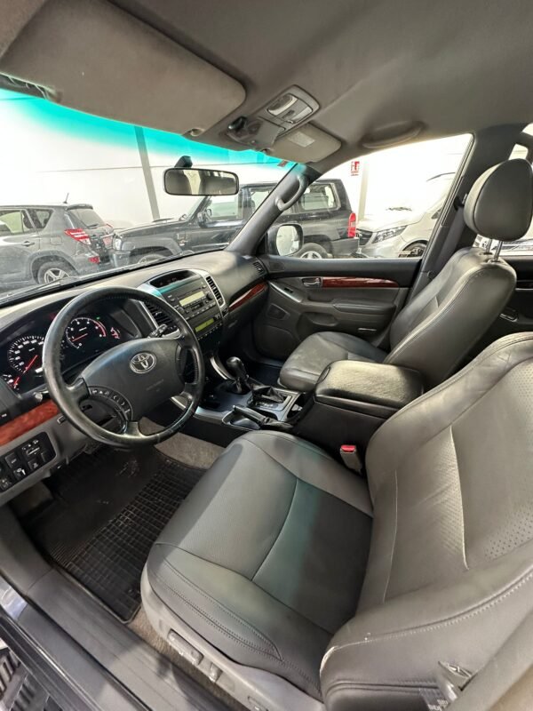 TOYOTA LAND CRUISER 3.0 D4D VX