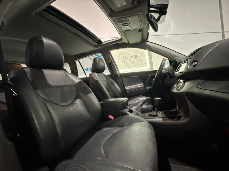 TOYOTA RAV 4 2.2D-CAT Executive 4×4 CS AutoDrive
