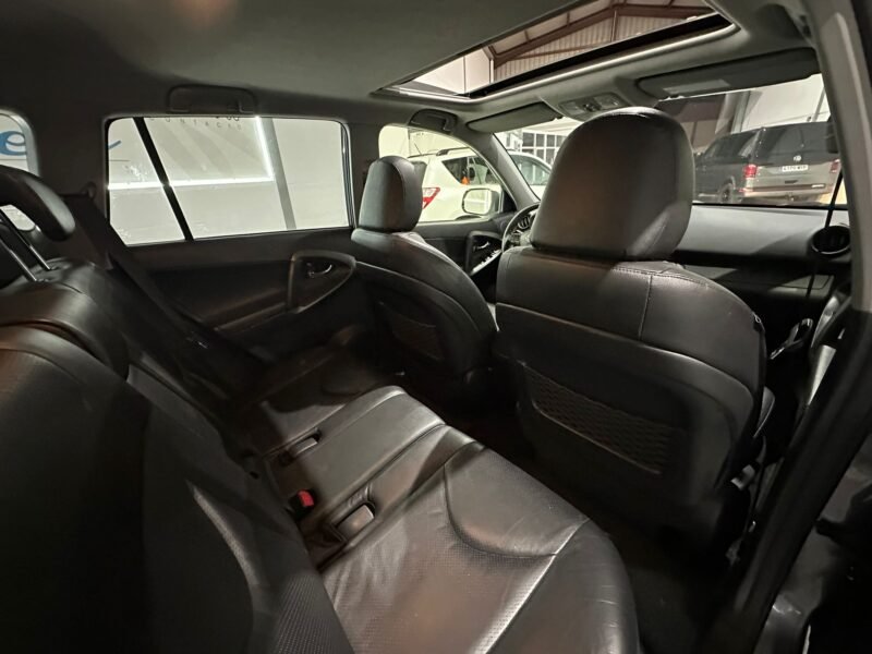 TOYOTA RAV 4 2.2D-CAT Executive 4×4 CS AutoDrive