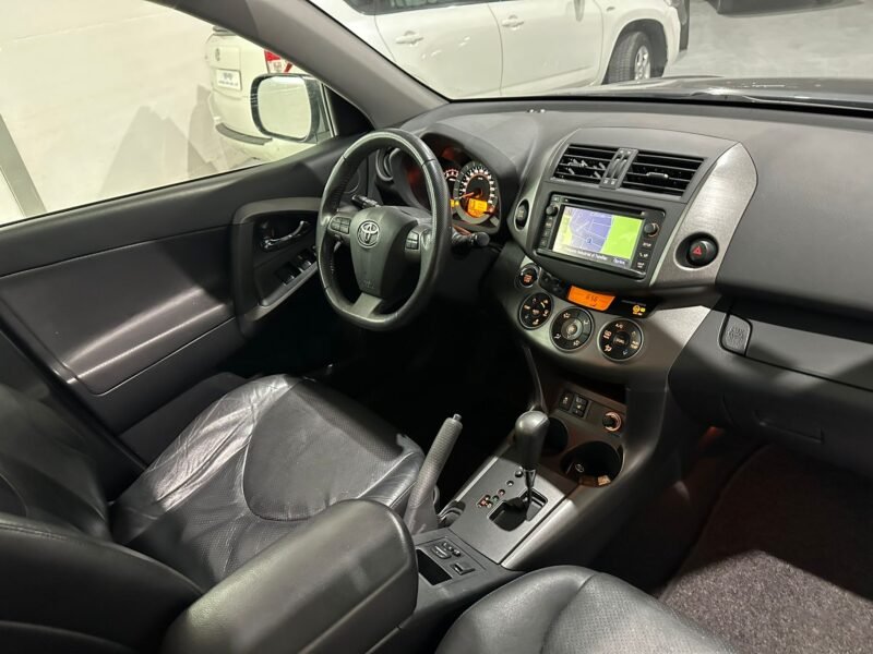TOYOTA RAV 4 2.2D-CAT Executive 4×4 CS AutoDrive