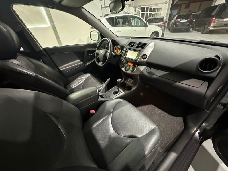 TOYOTA RAV 4 2.2D-CAT Executive 4×4 CS AutoDrive