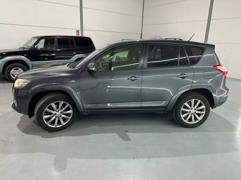 TOYOTA RAV 4 2.2D-CAT Executive 4×4 CS AutoDrive