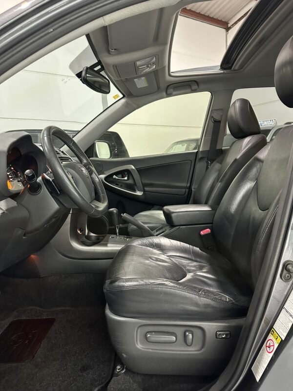 TOYOTA RAV 4 2.2D-CAT Executive 4×4 CS AutoDrive
