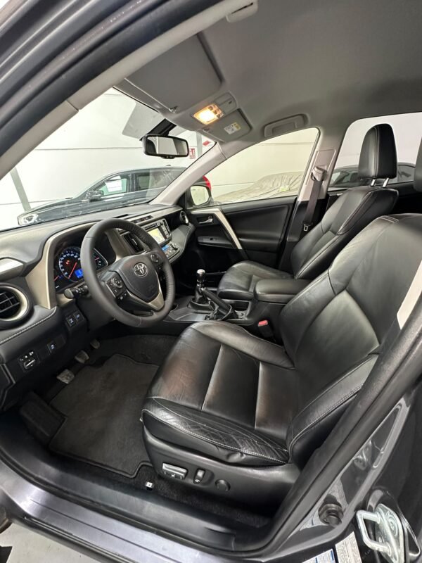 TOYOTA RAV 4 150D AWD Advance