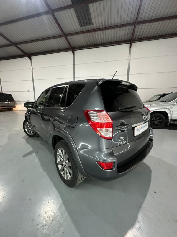 TOYOTA RAV 4 2.2D-CAT Executive 4×4 CS AutoDrive